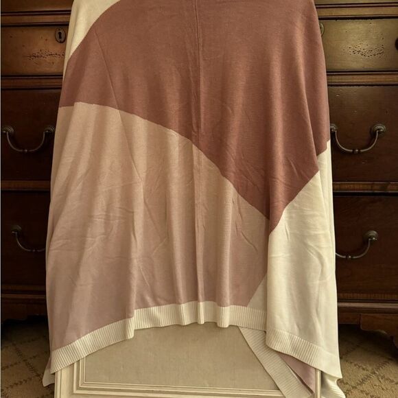 lululemon NWT Pale Multi Color Hatha Wrap Shawl One Size Retail $128 Sold Out - Picture 7 of 8